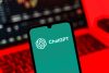 Смартфон, ChatGPT, логотип, клавіатура