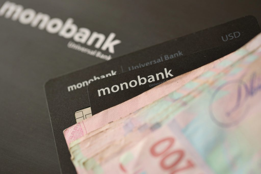 Monobank, картка, гривні