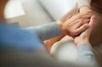 Рада ухвалила єдину соцдопомогу для сімей: старт у 2028 році. Фото: Depositphotos