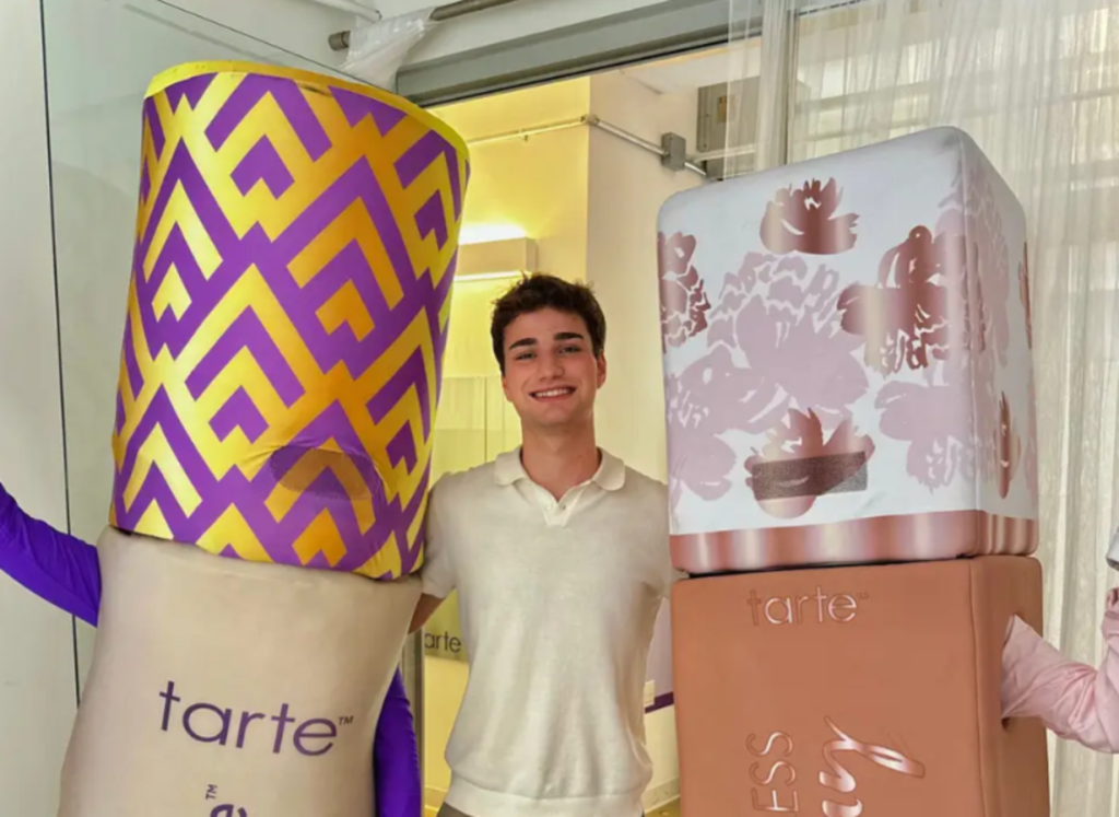Студент зняв відео для CEO Tarte і отримав стажування, а потім роботу. Фото: Business Insider