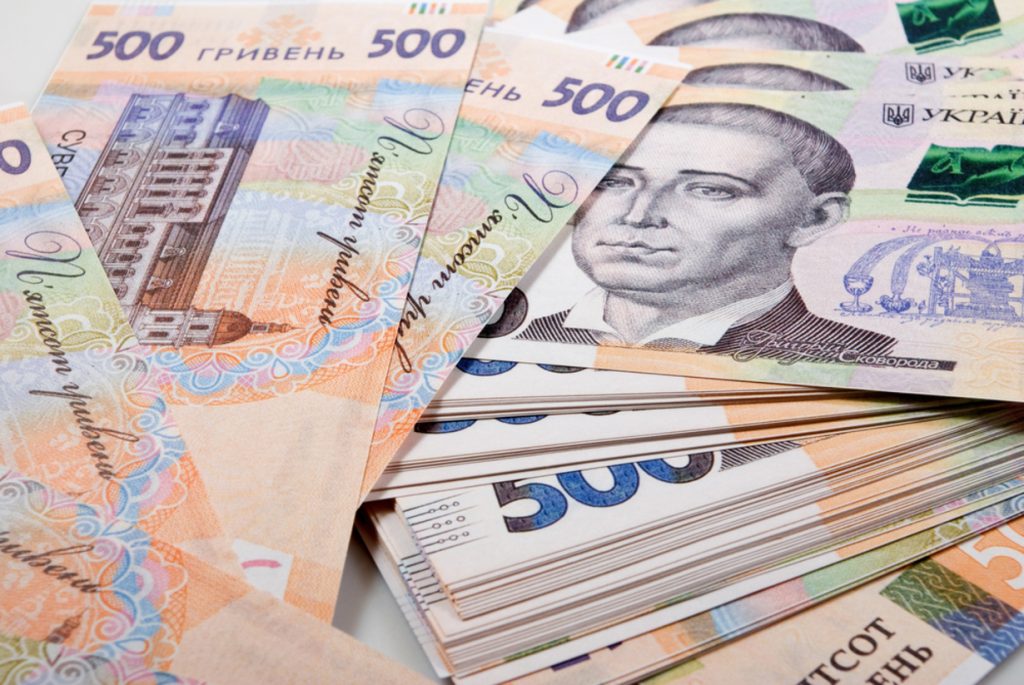 Скільки грошей можна зберігати вдома в Україні у 2026 році. Фото: Depositphotos