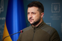Зеленський підписав три податкові закони: ваші посилки «скинуться» 10 млрд грн для ЗСУ. Фото: Офіс Президента