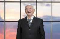 Свій бізнес — до довгого життя? Шанси підприємців на довголіття вищі на 10%, каже дослідження. Фото: Depositphotos